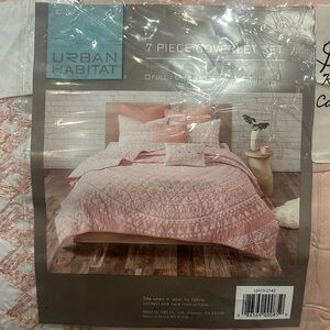 Urban habitat 7pc coverlet set.